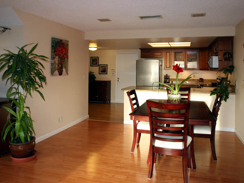 Dining & Kitchen Bar