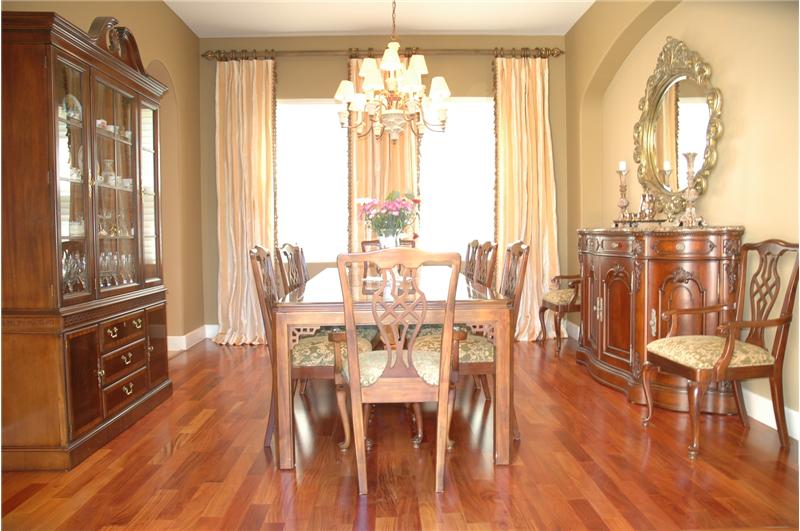 Seperate, formal dining room