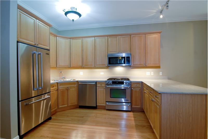 Kitchen with Breakfast Bar - Main Floor
