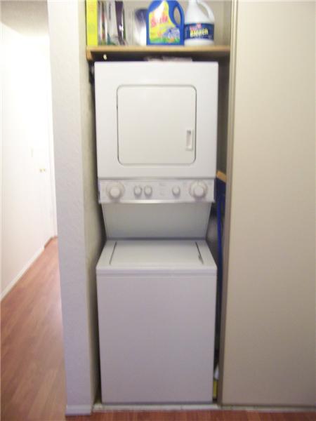 W/D included and also larger units avail on site