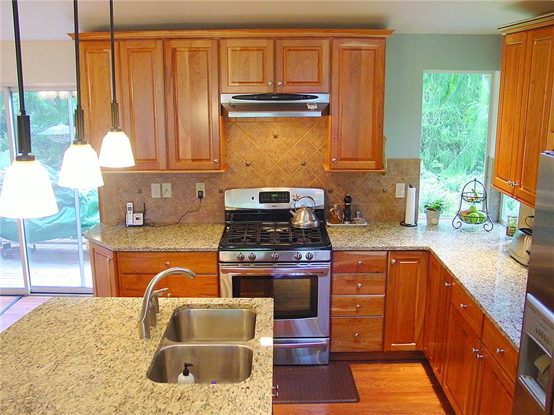 Gourmet Kitchen in Ames Lake area home of Redmond WA