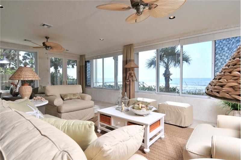Large Gulf Front Family Room