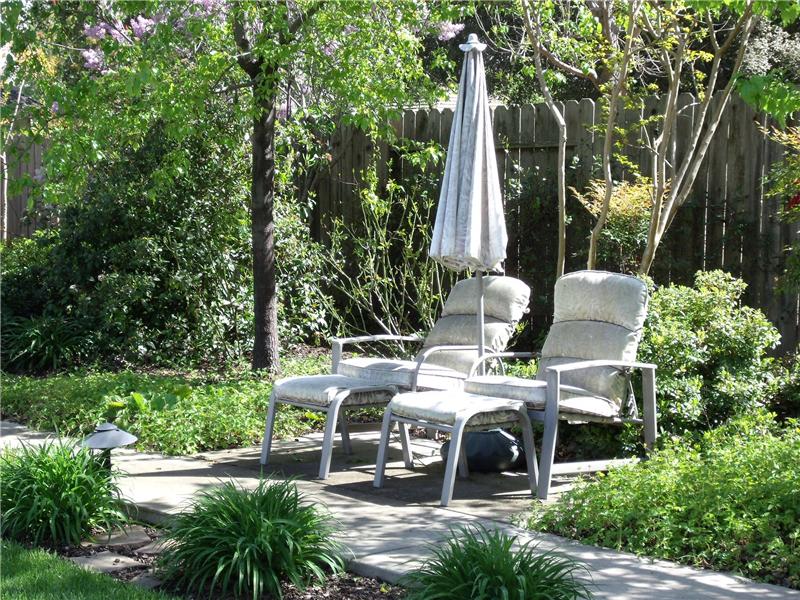Every corner of this yard has a get-away