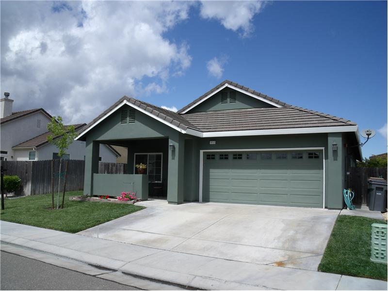 Lovely 3 bedroom - 2 bath 1455 sq. ft. home 