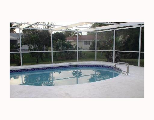 Swimming Pool/Hot Tub/Sauna