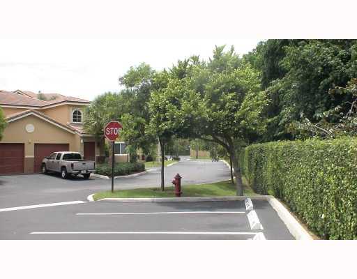 Parking Lot/Garage