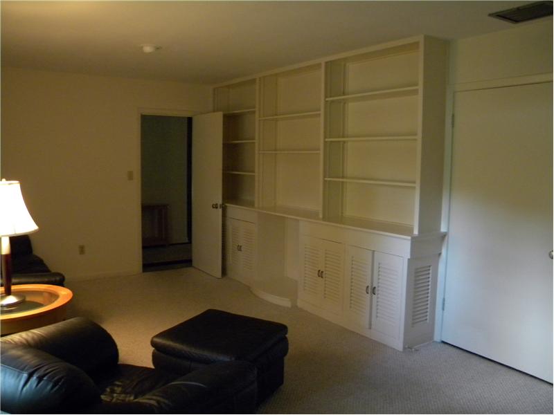 Family Room - Built Ins