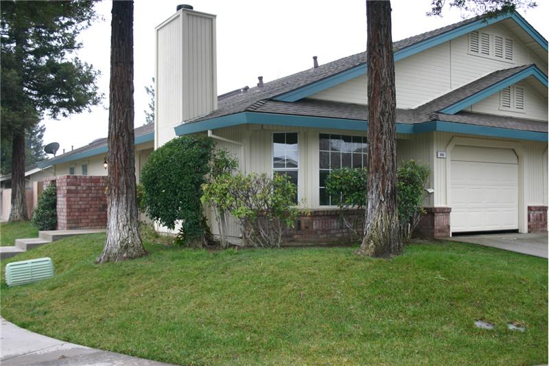 Corner Lot in West Woodland