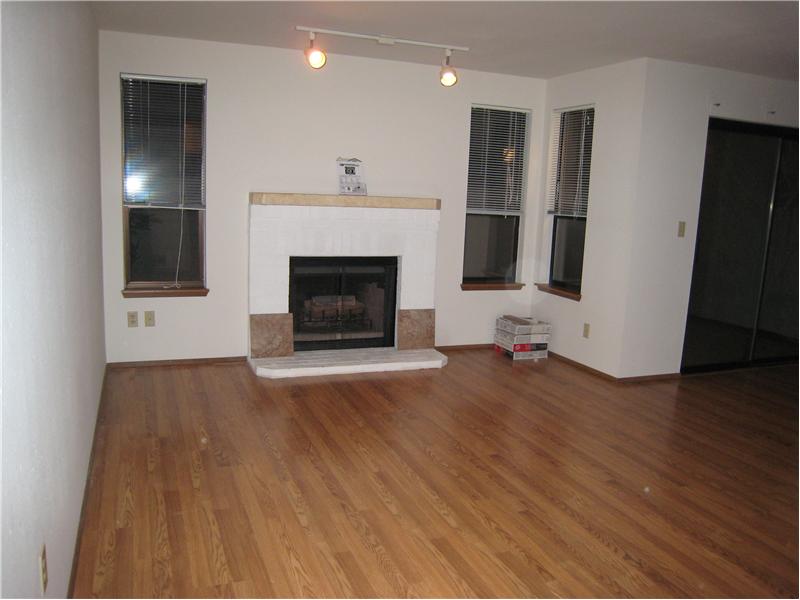 Open Floor Plan, with new pergo flooring