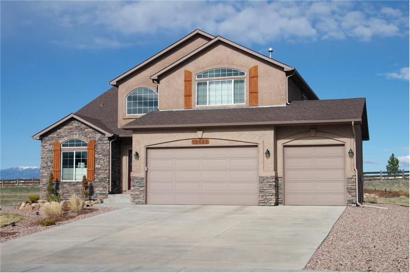 Private location in Meridian Ranch. Oversized, deep 3-car garage.
