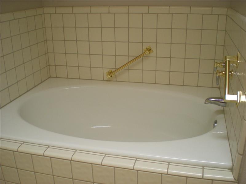 Spa Sized Tub In Master