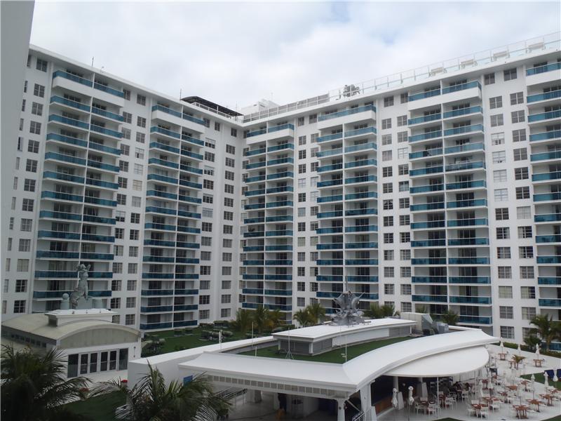 Roney Palace Exterior