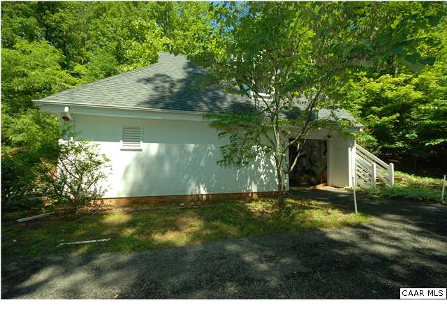 Detached 3 car garage