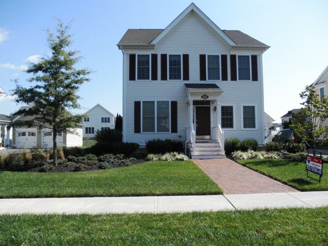 Front view with garage