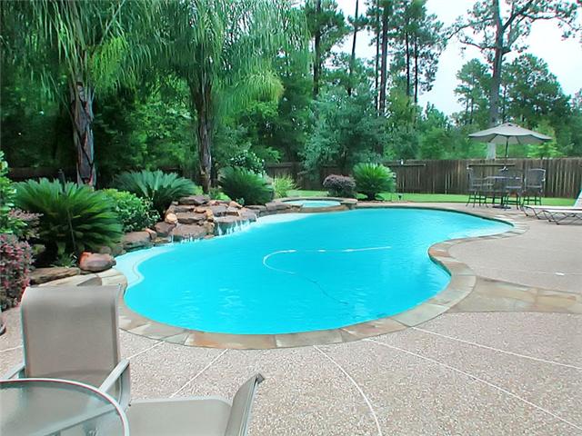 The pool & spa will provide hours of enjoyment.