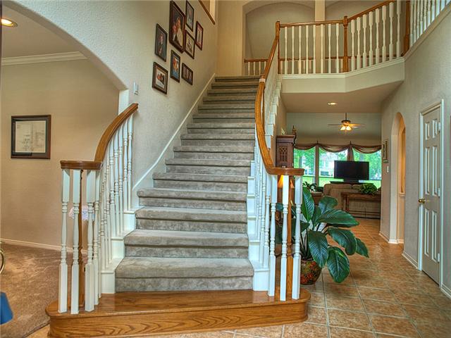 Grand staircase to the second story!