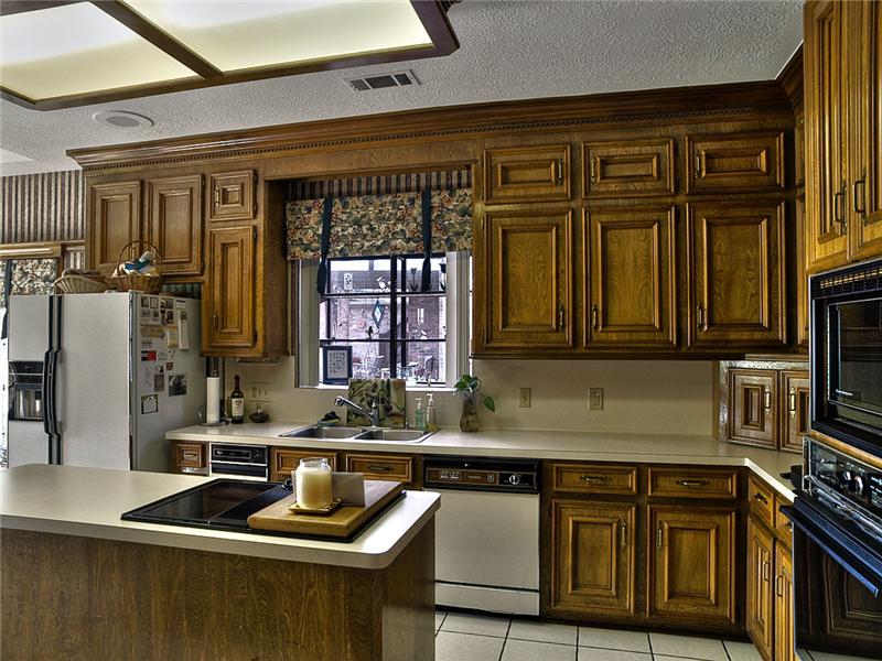 An island kitchen for your family chef!