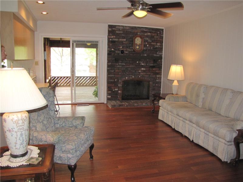 Family Room w/Fireplace