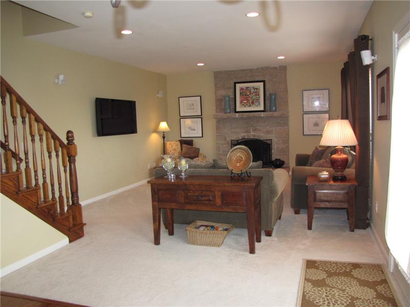 Great Room W/Recessed Lights