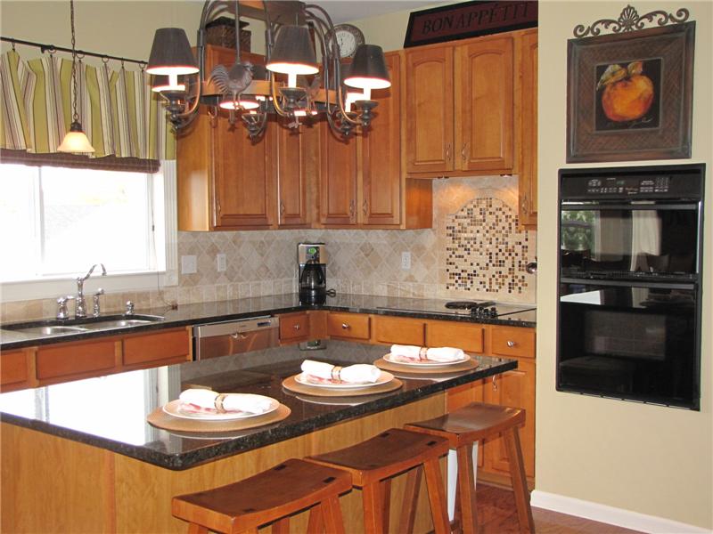 Granite Island/Breakfast Bar