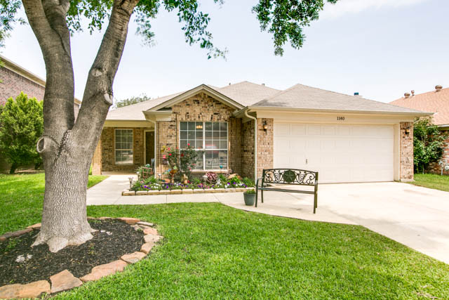 1140 Highland Station - Beautiful Curb Appeal!
