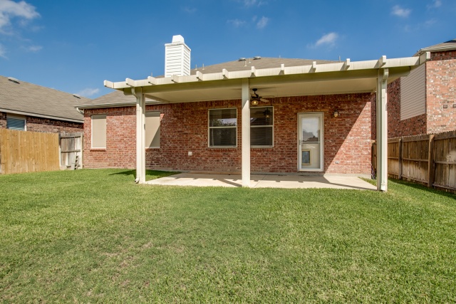 Do not miss this gem in Preserve at Pecan Creek!