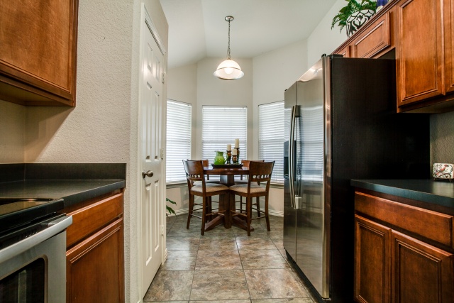 Imagine entertaining family and friends here.