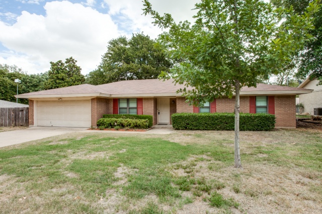 One story, 3 bed, 2 bath, 2 car garage