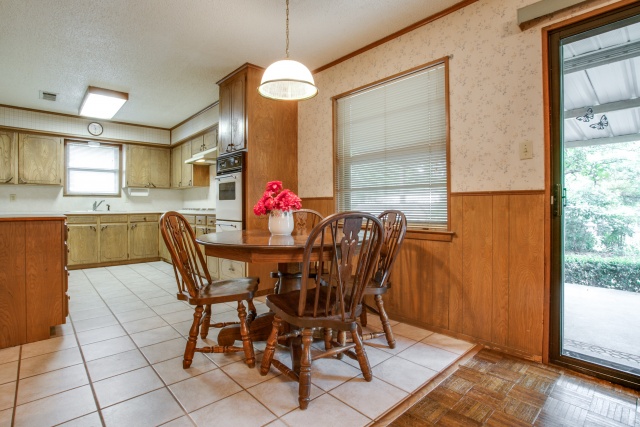 Pictured here is the cozy breakfast nook!