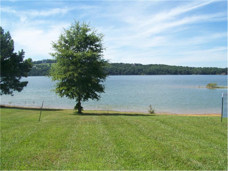 Property pictures of Auction at Wild Pear Shores, Dandridge, TN 37725