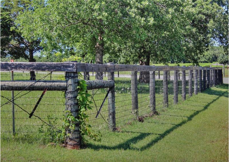 Specialty Fence for Livestock 