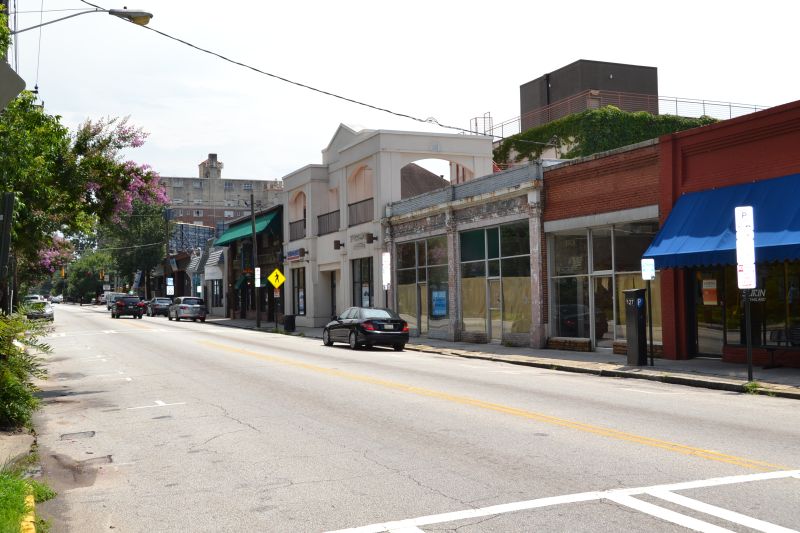 Highland Avenue Stores and Restaurants