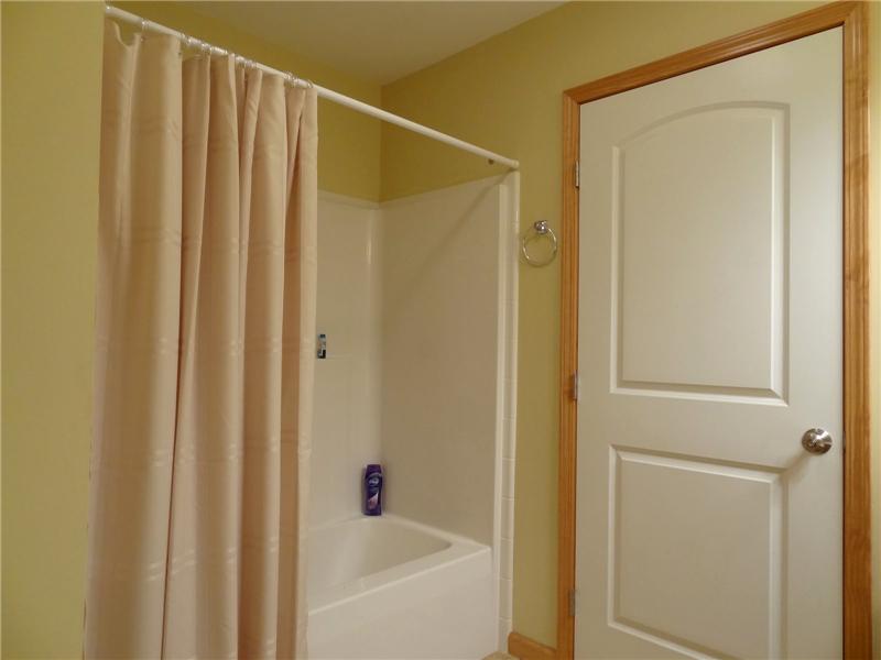 Upper level bath