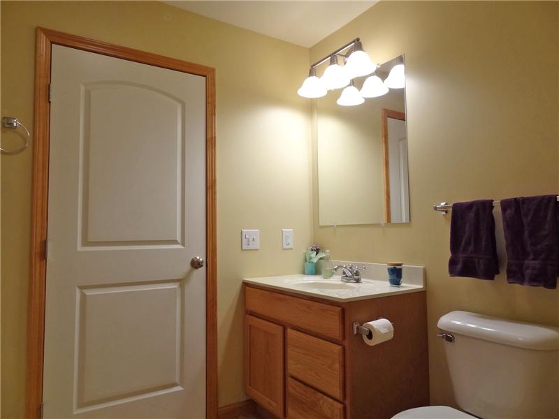 Upper level bath