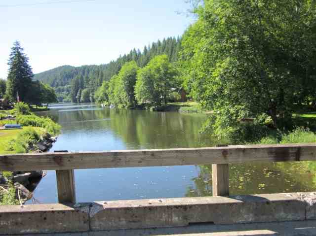 Bridge to Fishhawk Lake for Member/owners only