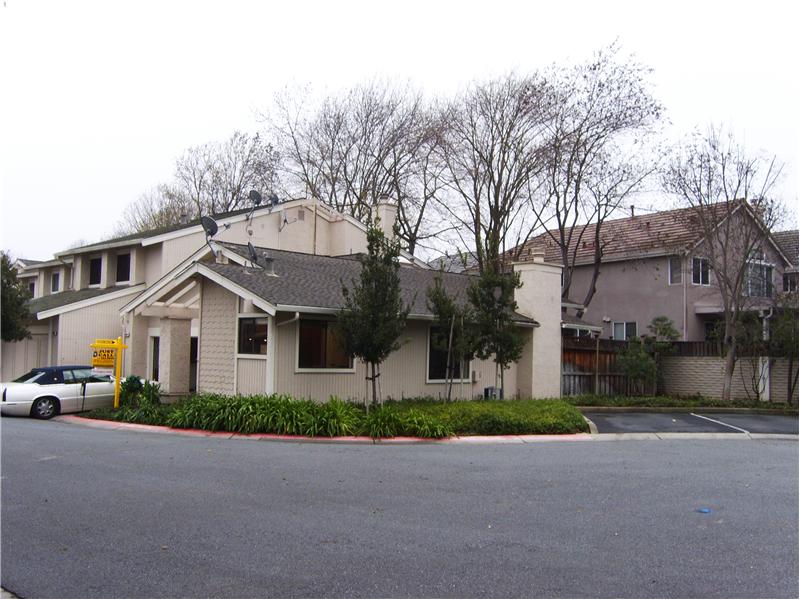 Privacy, Prestige Address & Premier Cupertino Schools ss Steel Kitchen at 20644 Oak Creek, Saratoga