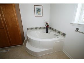 Master Bath Tub