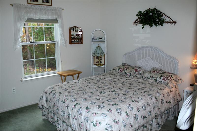 2nd bedroom