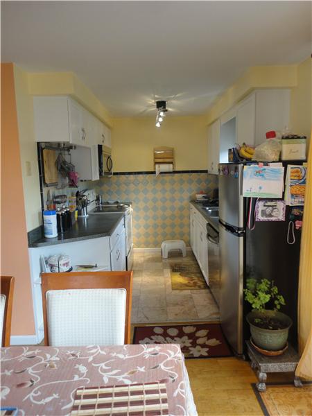 Bright Kitchen