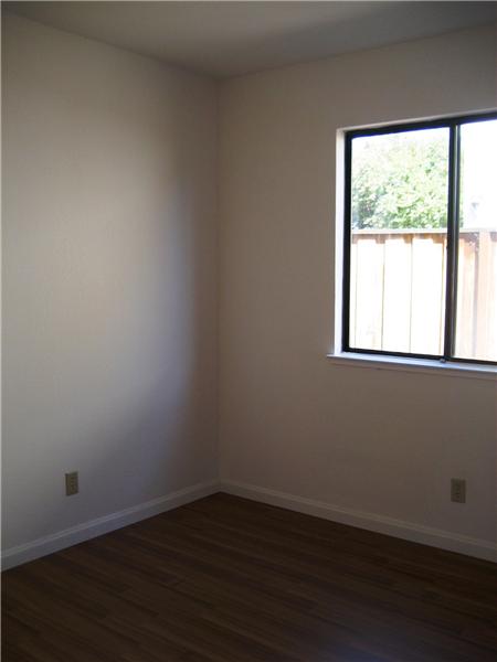 Middle Bedroom off Hall