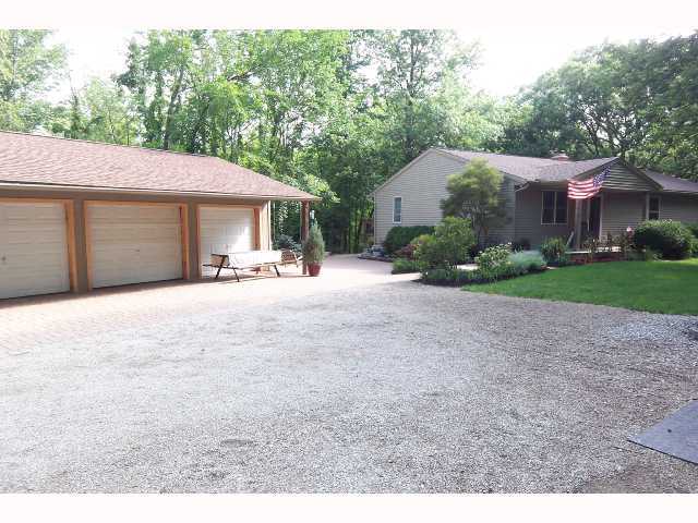 Parking Lot/Garage