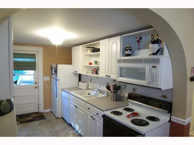 Kitchen:   New Built in Dishwasher and Microwave 2006