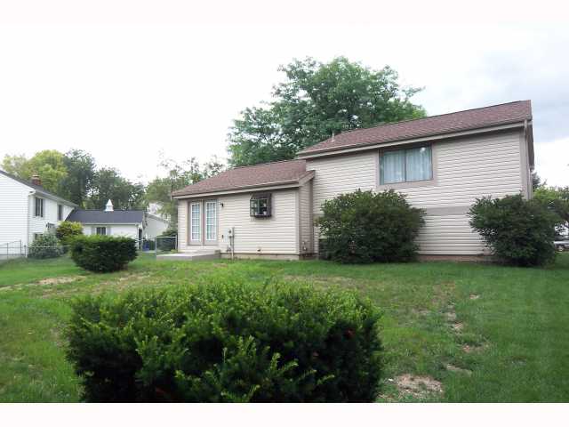 Yard/Garden:   Huge, cul de sac fenced yard