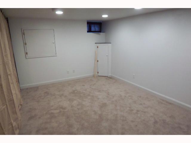 Finished lower level adds approximately 400 more sq ft