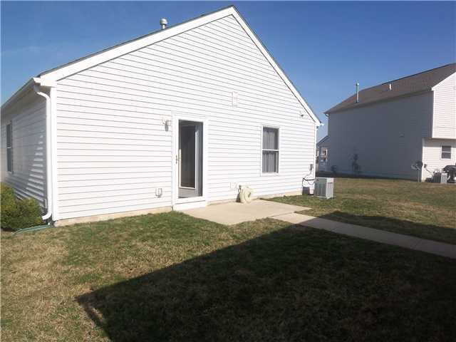 Yard/Garden:  Plenty of green space - located on large yard