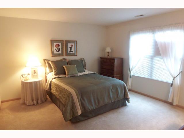 Owner Bedroom:  Spacious master suite w/huge walk in closet/private bath
