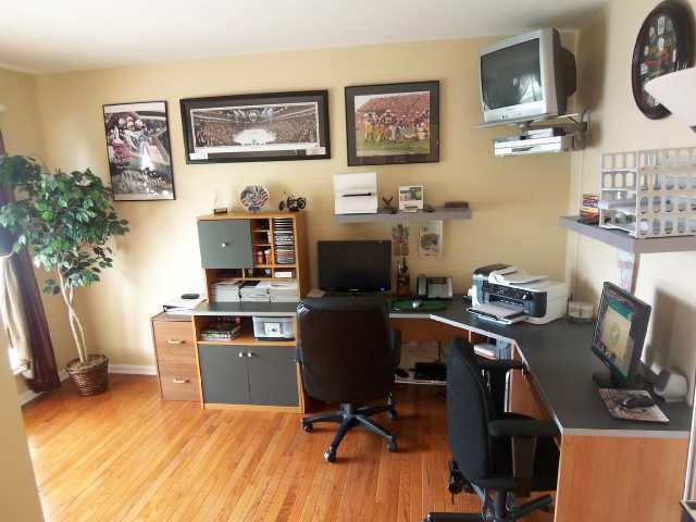 Executive Office/Suite:  1st floor office