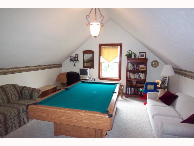 2nd floor bonus room provides even more living space