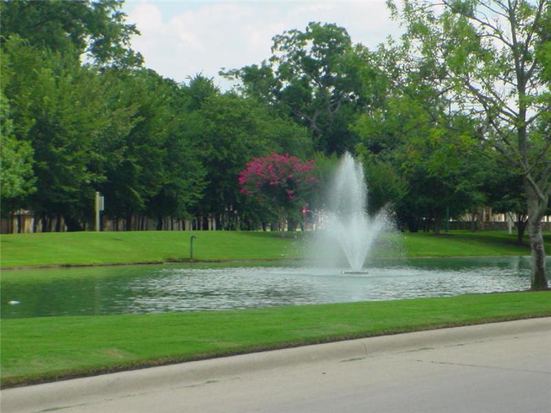 Twin Creeks fountain