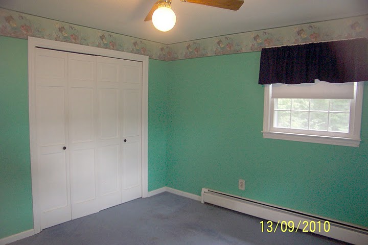 2nd bedroom with double closet